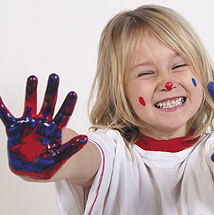Ergotherapie für Kinder: Malen mit den Händen